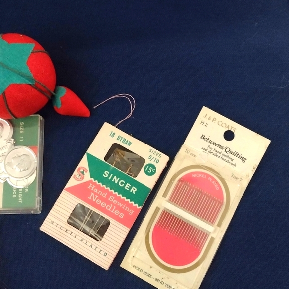 Vintage sewing supplies - Picture 3 of 4